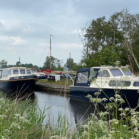 Boat Allemansfreon - Kamperen Op Het Water - Niet Om Mee Te Varen - Read Host Profile-Lees Hostprofiel Jutrijp Eksteriør billede