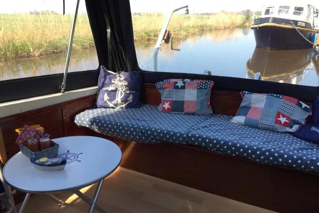 Boat Allemansfreon - Kamperen Op Het Water - Niet Om Mee Te Varen - Read Host Profile-Lees Hostprofiel Jutrijp Eksteriør billede
