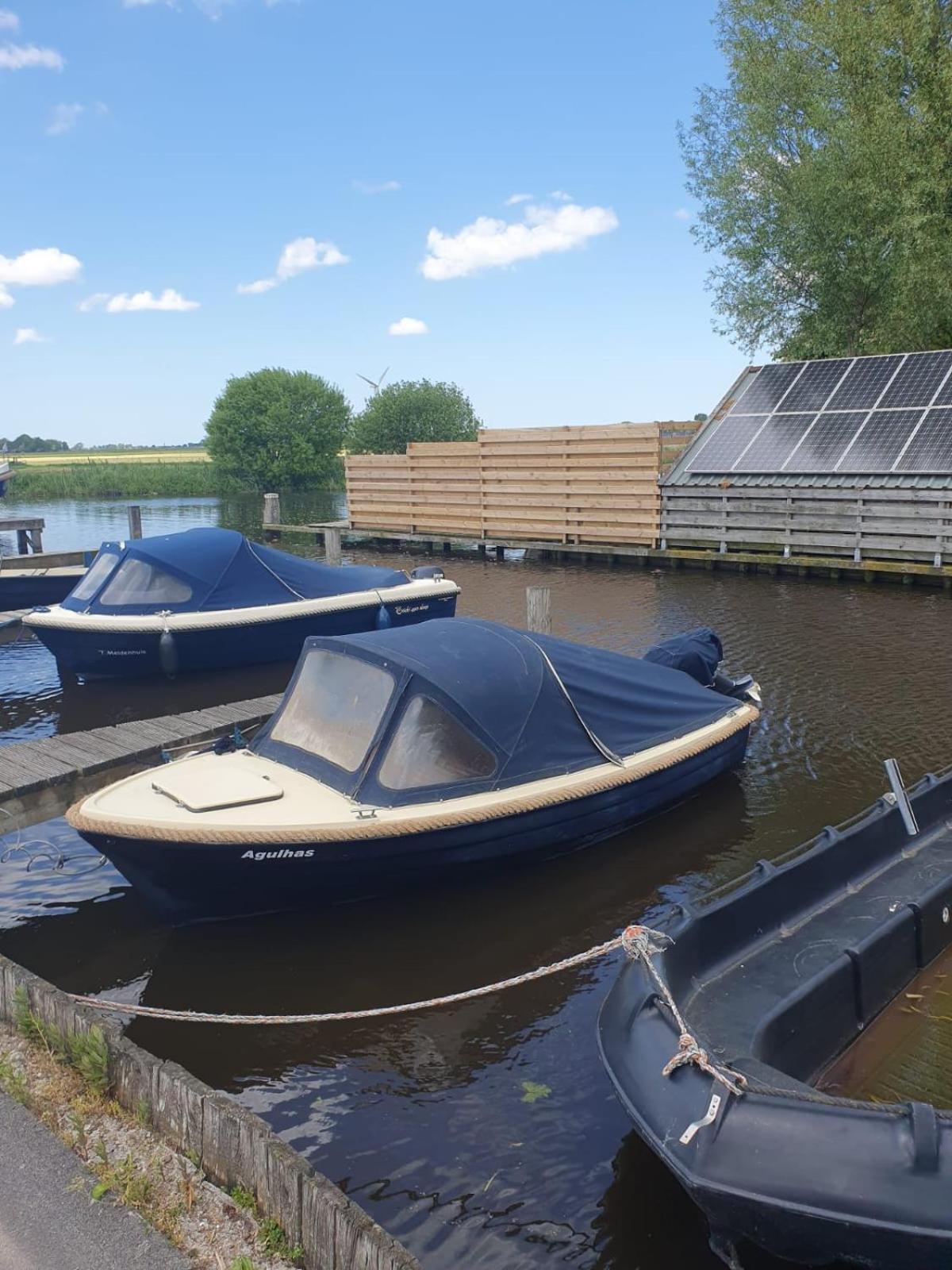 Boat Allemansfreon - Kamperen Op Het Water - Niet Om Mee Te Varen - Read Host Profile-Lees Hostprofiel Jutrijp Eksteriør billede