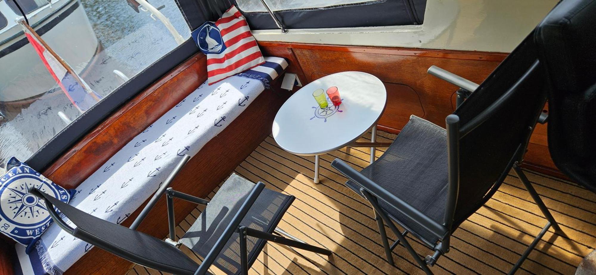 Boat Allemansfreon - Kamperen Op Het Water - Niet Om Mee Te Varen - Read Host Profile-Lees Hostprofiel Jutrijp Eksteriør billede